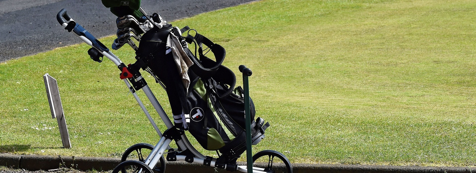 Professionelles Golfausrüstungsgeschäft -Professionelles Golfausrüstungsgeschäft golf 881390 1920 1